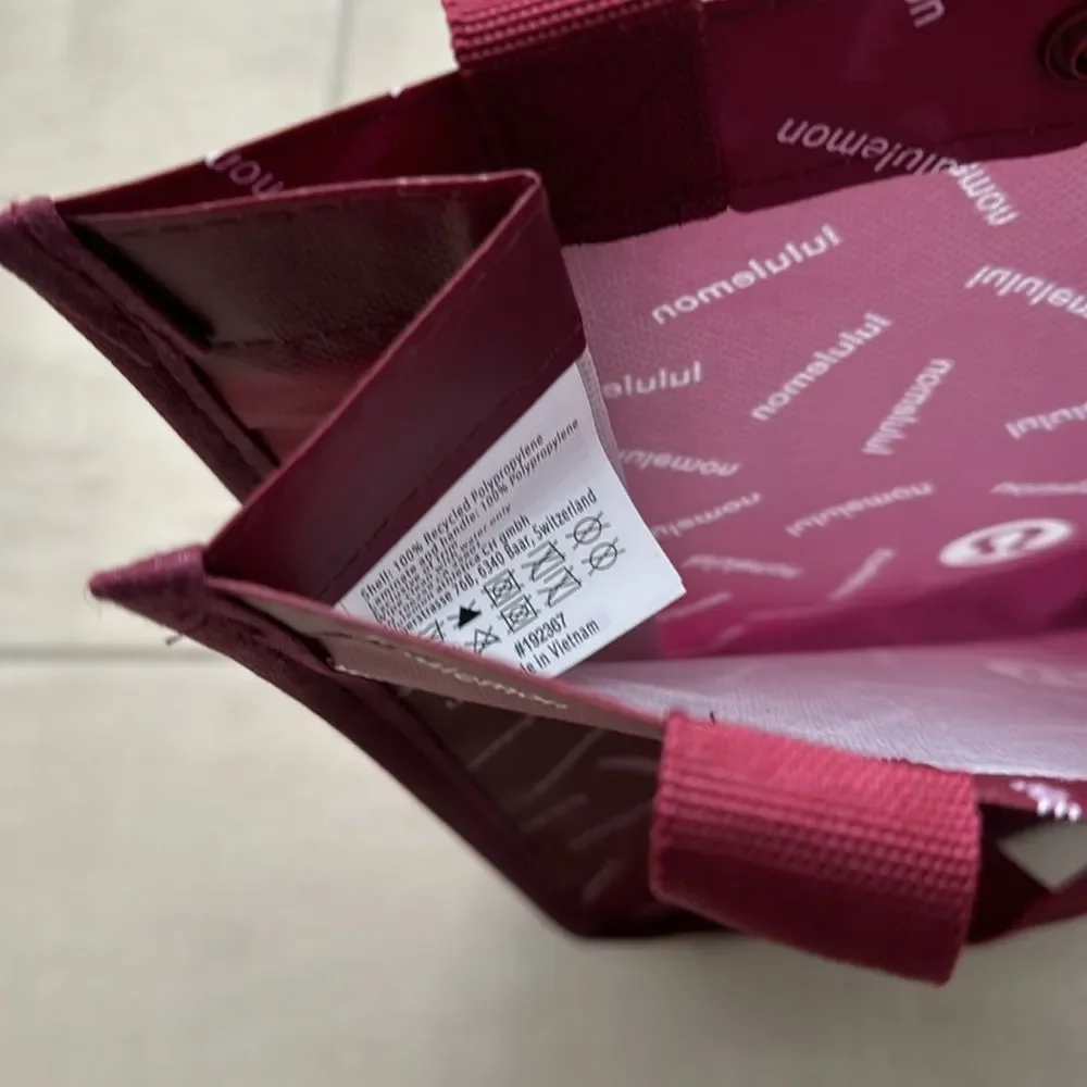 NEW Lululemon 2023 Holiday Edition Small Burgandy Logo Reusable Tote Bag - Picture 3 of 7